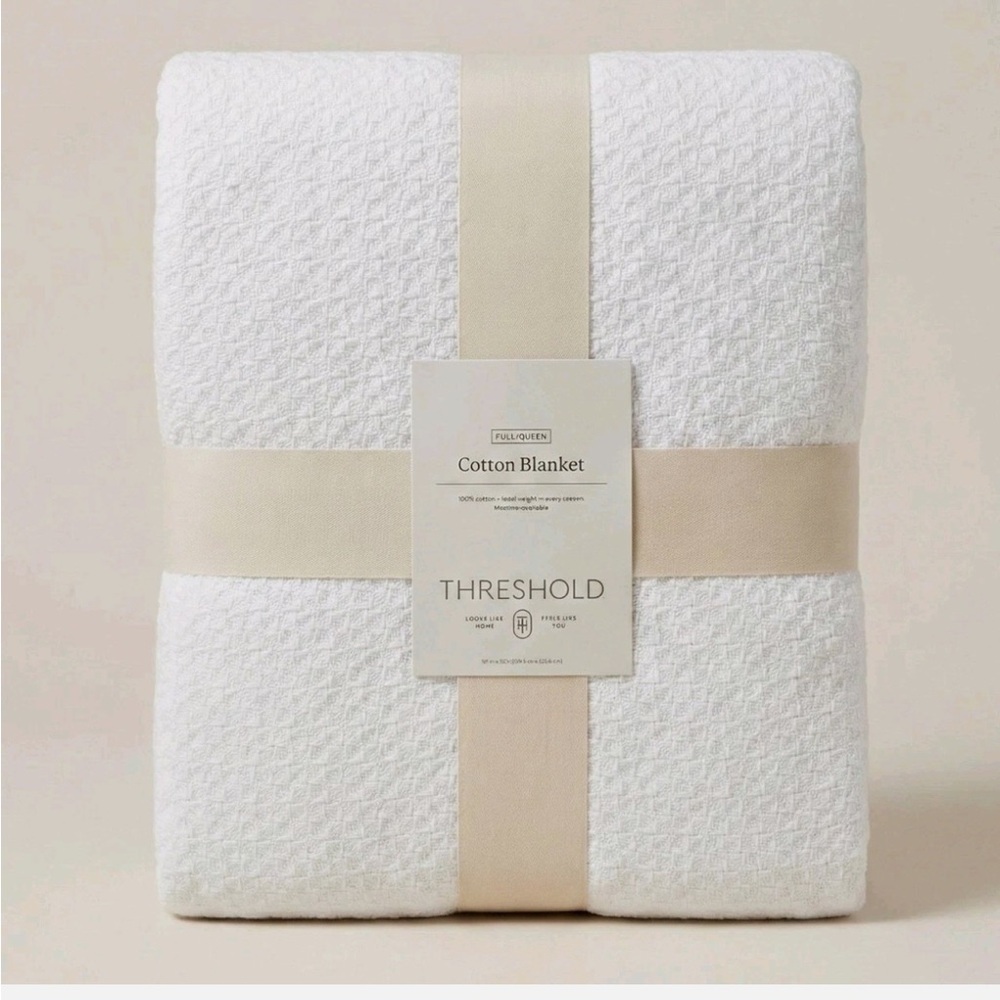 Threshold Cotton Blanket White Full/Queen 90x92" Lightweight -
BRAND NEW